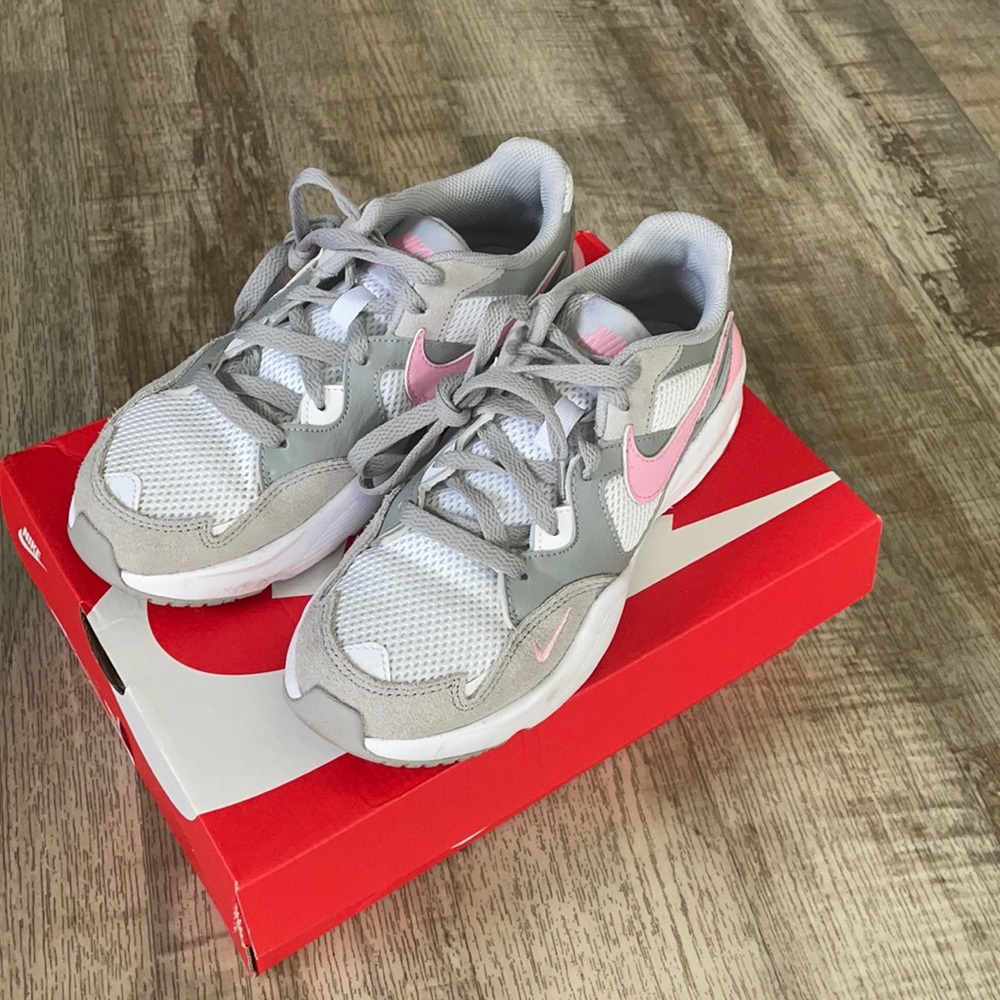 NIKE essential pair of sneakers